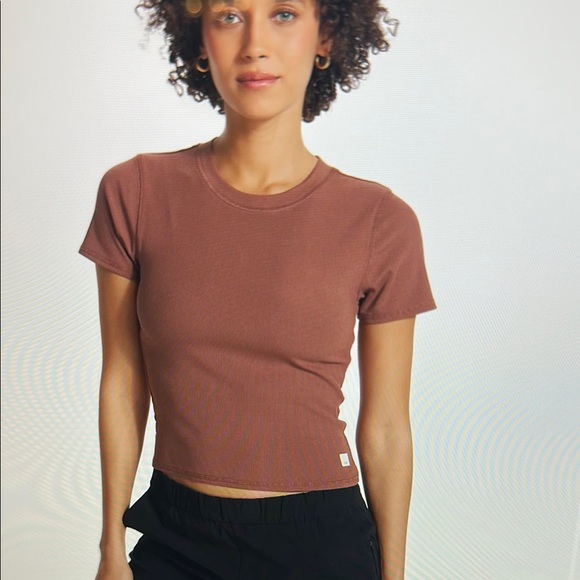Vuori Pose Fitted Tee, Hazelnut, M - Picture 3 of 4